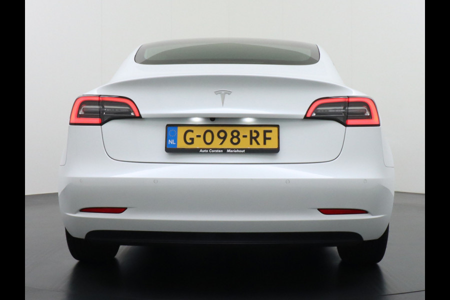 Tesla Model 3 RWD SR+ 60kWh 325PK Lmv 19" AutoPilot Leder PanoDak Adaptive-Cruise Lmv Camera's Elektr.-Stuur+Stoelen+Spiegels+Geheugen+Easy-En Navi LED Comfortstoelen ACC DAB Keyless en Voorverwarmen interieur via App One-Pedal-Drive Origineel Nederlandse auto 1e Eigenaar Garantie Accu/Motor tot 14-12-2027 max 160.000km 1.584kg licht!