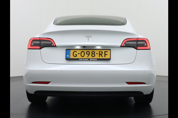 Tesla Model 3 RWD SR+ 60kWh 325PK Lmv 19" AutoPilot Leder PanoDak Adaptive-Cruise Lmv Camera's Elektr.-Stuur+Stoelen+Spiegels+Geheugen+Easy-En Navi LED Comfortstoelen ACC DAB Keyless en Voorverwarmen interieur via App One-Pedal-Drive Origineel Nederlandse auto 1e Eigenaar Garantie Accu/Motor tot 14-12-2027 max 160.000km 1.584kg licht!