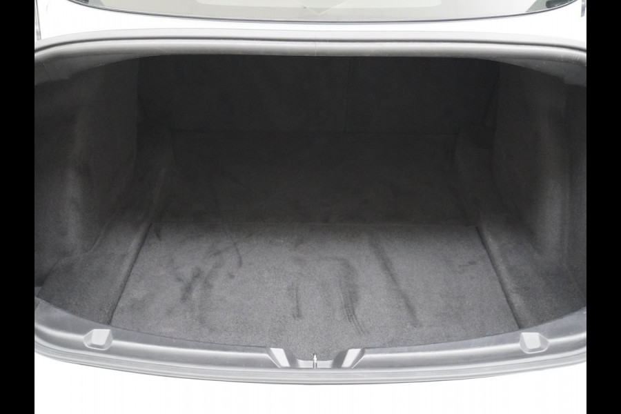 Tesla Model 3 RWD SR+ 60kWh 325PK Lmv 19" AutoPilot Leder PanoDak Adaptive-Cruise Lmv Camera's Elektr.-Stuur+Stoelen+Spiegels+Geheugen+Easy-En Navi LED Comfortstoelen ACC DAB Keyless en Voorverwarmen interieur via App One-Pedal-Drive Origineel Nederlandse auto 1e Eigenaar Garantie Accu/Motor tot 14-12-2027 max 160.000km 1.584kg licht!