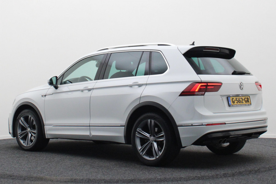 Volkswagen Tiguan 1.5 TSI DSG Highline Business R Panoramadak, Virtual Cockpit, ACC, Apple Carplay, LED, Trekhaak