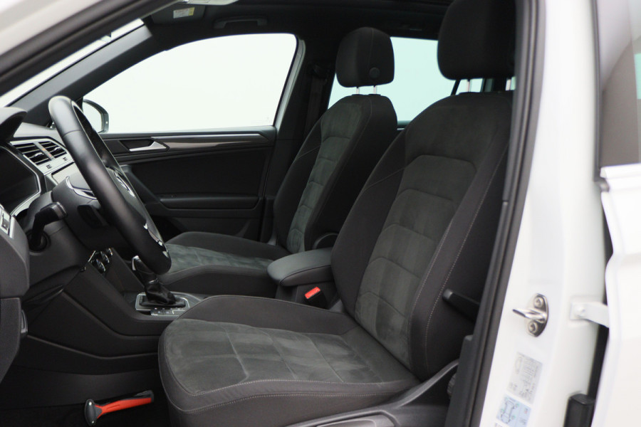 Volkswagen Tiguan 1.5 TSI DSG Highline Business R Panoramadak, Virtual Cockpit, ACC, Apple Carplay, LED, Trekhaak