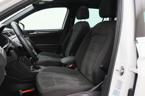 Volkswagen Tiguan 1.5 TSI DSG Highline Business R Panoramadak, Virtual Cockpit, ACC, Apple Carplay, LED, Trekhaak