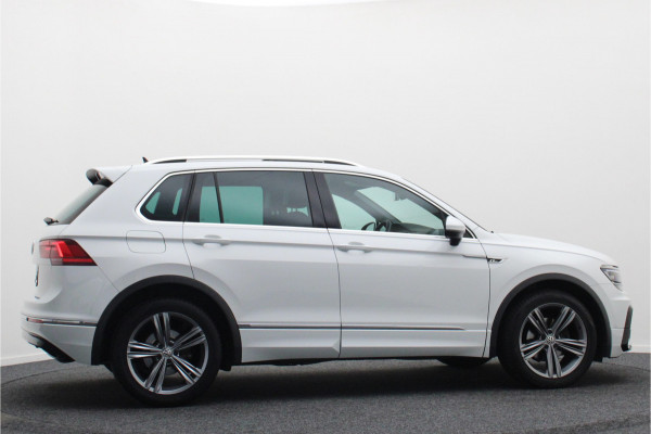 Volkswagen Tiguan 1.5 TSI DSG Highline Business R Panoramadak, Virtual Cockpit, ACC, Apple Carplay, LED, Trekhaak