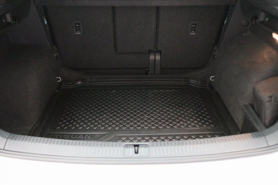 Volkswagen Tiguan 1.5 TSI DSG Highline Business R Panoramadak, Virtual Cockpit, ACC, Apple Carplay, LED, Trekhaak