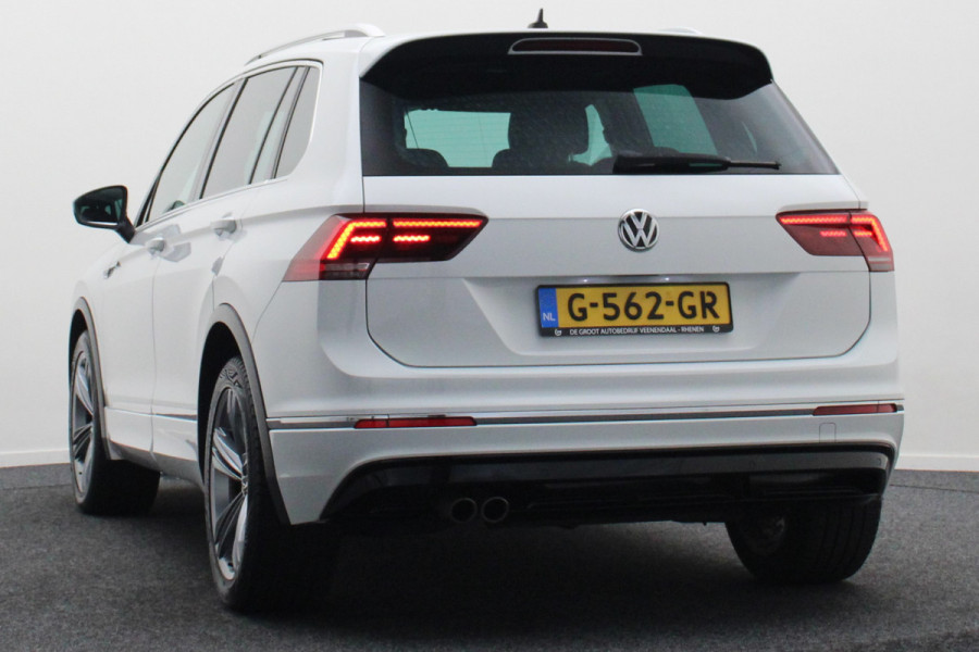 Volkswagen Tiguan 1.5 TSI DSG Highline Business R Panoramadak, Virtual Cockpit, ACC, Apple Carplay, LED, Trekhaak