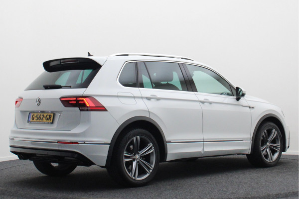 Volkswagen Tiguan 1.5 TSI DSG Highline Business R Panoramadak, Virtual Cockpit, ACC, Apple Carplay, LED, Trekhaak