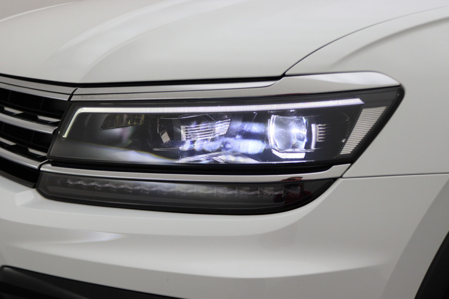 Volkswagen Tiguan 1.5 TSI DSG Highline Business R Panoramadak, Virtual Cockpit, ACC, Apple Carplay, LED, Trekhaak