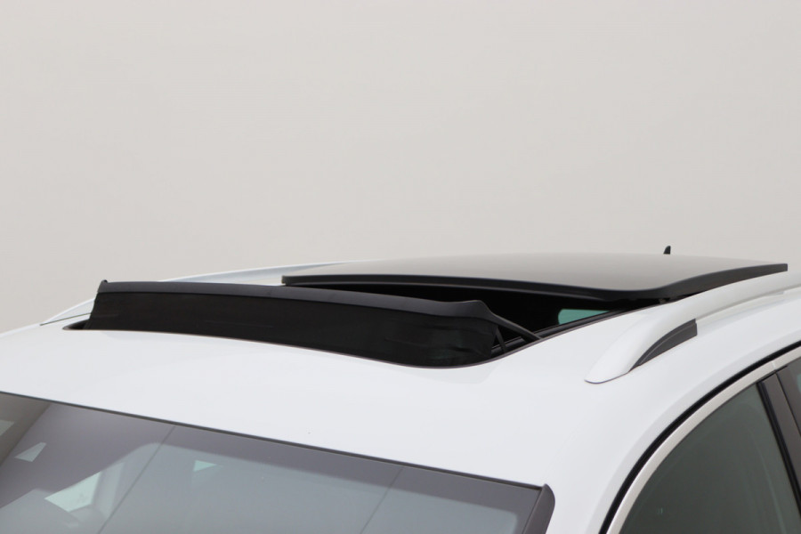 Volkswagen Tiguan 1.5 TSI DSG Highline Business R Panoramadak, Virtual Cockpit, ACC, Apple Carplay, LED, Trekhaak