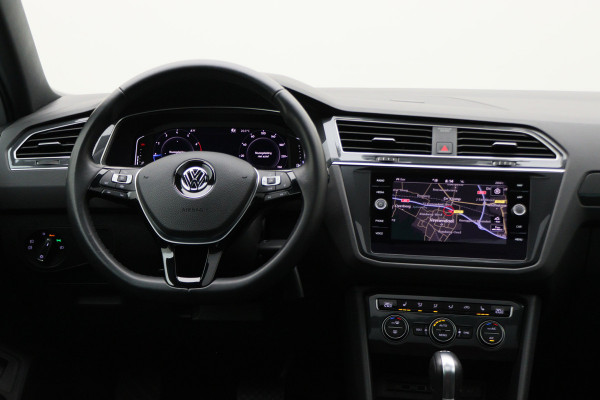 Volkswagen Tiguan 1.5 TSI DSG Highline Business R Panoramadak, Virtual Cockpit, ACC, Apple Carplay, LED, Trekhaak