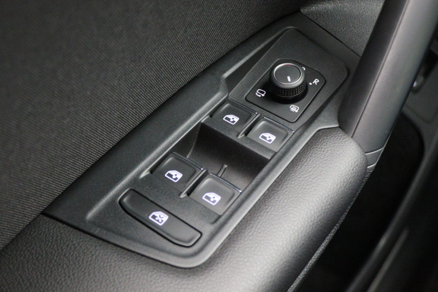 Volkswagen Tiguan 1.5 TSI DSG Highline Business R Panoramadak, Virtual Cockpit, ACC, Apple Carplay, LED, Trekhaak