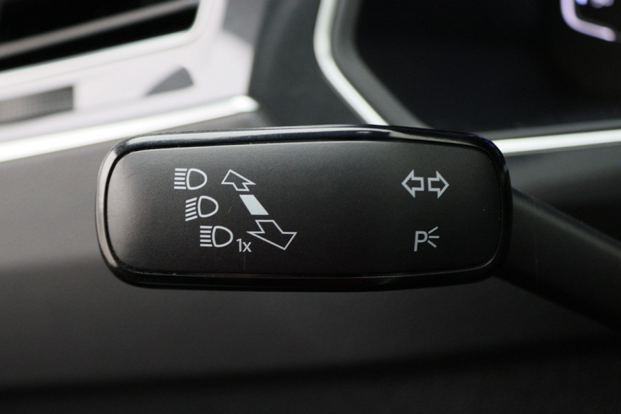 Volkswagen Tiguan 1.5 TSI DSG Highline Business R Panoramadak, Virtual Cockpit, ACC, Apple Carplay, LED, Trekhaak