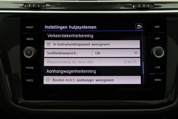 Volkswagen Tiguan 1.5 TSI DSG Highline Business R Panoramadak, Virtual Cockpit, ACC, Apple Carplay, LED, Trekhaak