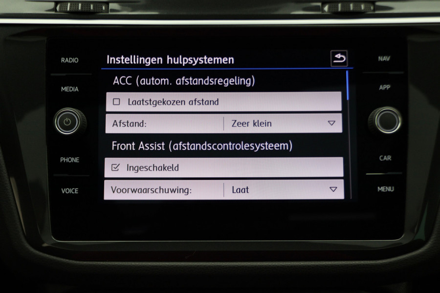Volkswagen Tiguan 1.5 TSI DSG Highline Business R Panoramadak, Virtual Cockpit, ACC, Apple Carplay, LED, Trekhaak