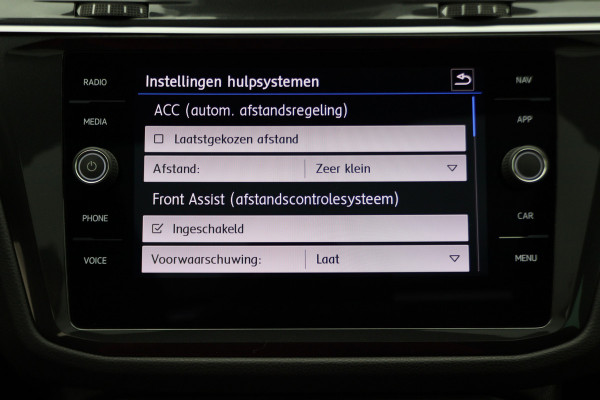 Volkswagen Tiguan 1.5 TSI DSG Highline Business R Panoramadak, Virtual Cockpit, ACC, Apple Carplay, LED, Trekhaak