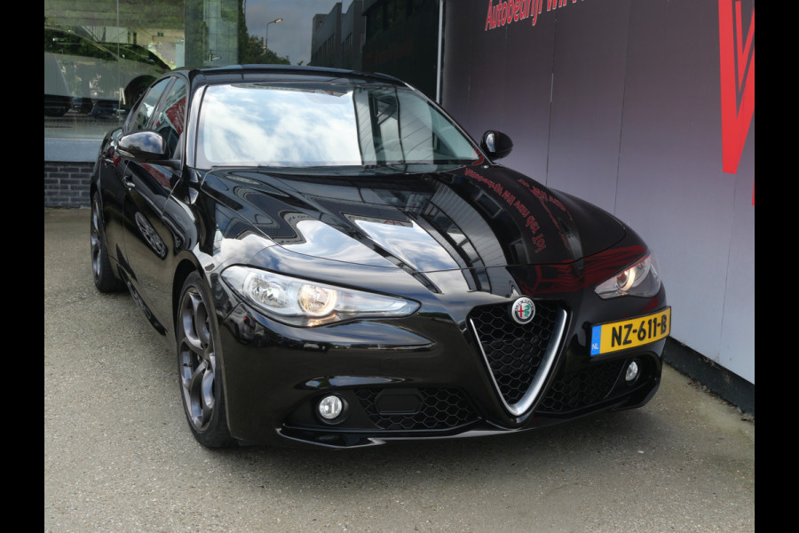 Alfa Romeo Giulia 2.0T SUPER | AUTOMAAT | NAVIGATIE | KEYLESS | DAB | 19 INCH | NL-AUTO!!