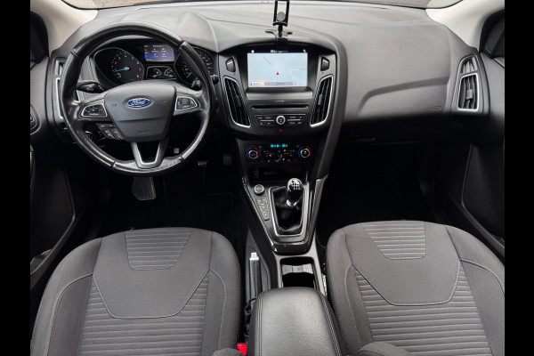 Ford FOCUS Wagon 1.0 Titanium / 125 PK / Trekhaak / Navigatie / Climate Control / Stoel + Stuurverwarming / Park Pilot