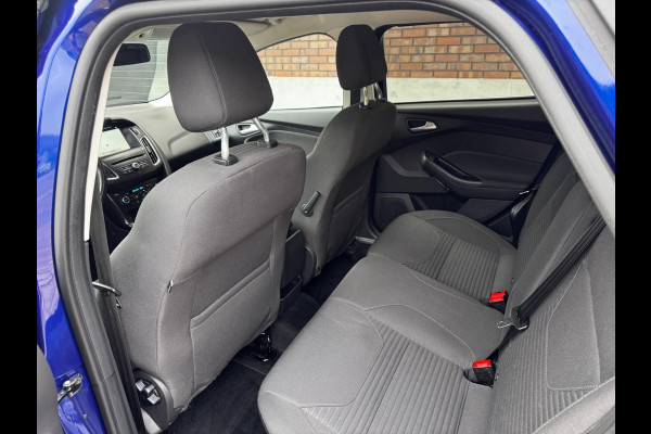 Ford FOCUS Wagon 1.0 Titanium / 125 PK / Trekhaak / Navigatie / Climate Control / Stoel + Stuurverwarming / Park Pilot