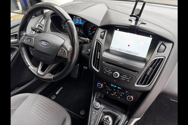 Ford FOCUS Wagon 1.0 Titanium / 125 PK / Trekhaak / Navigatie / Climate Control / Stoel + Stuurverwarming / Park Pilot