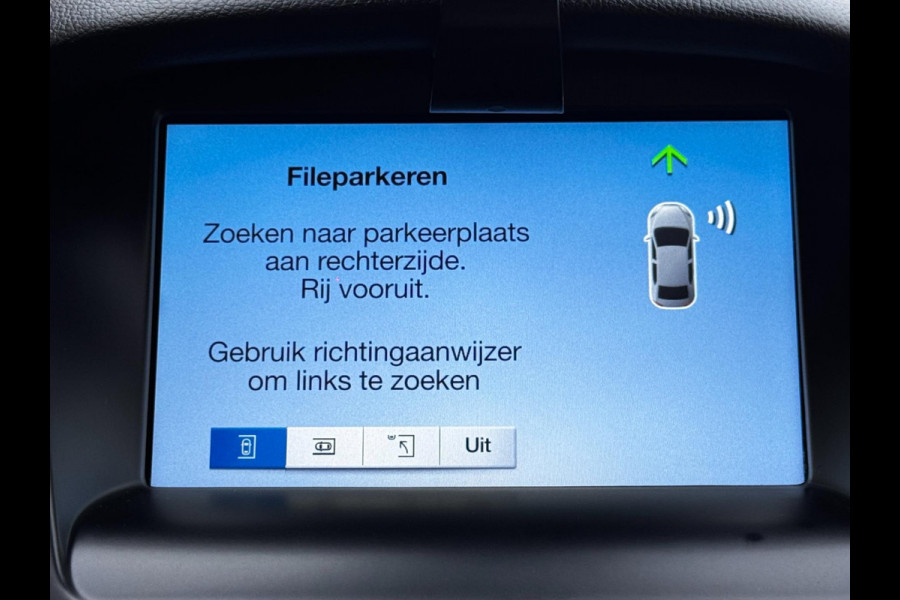 Ford FOCUS Wagon 1.0 Titanium / 125 PK / Trekhaak / Navigatie / Climate Control / Stoel + Stuurverwarming / Park Pilot