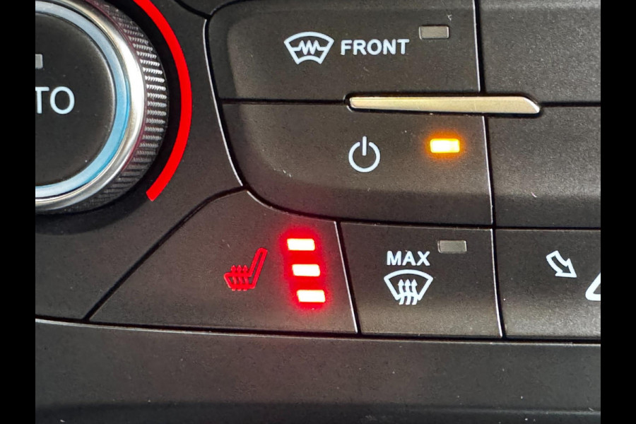Ford FOCUS Wagon 1.0 Titanium / 125 PK / Trekhaak / Navigatie / Climate Control / Stoel + Stuurverwarming / Park Pilot