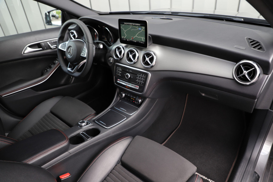 Mercedes-Benz GLA 180 AMG Aut7 | 122PK | Keyles-go | Memory | Led | Stoelverwarming | Camera | Cruise | 19'' Inch AMG | 2018.