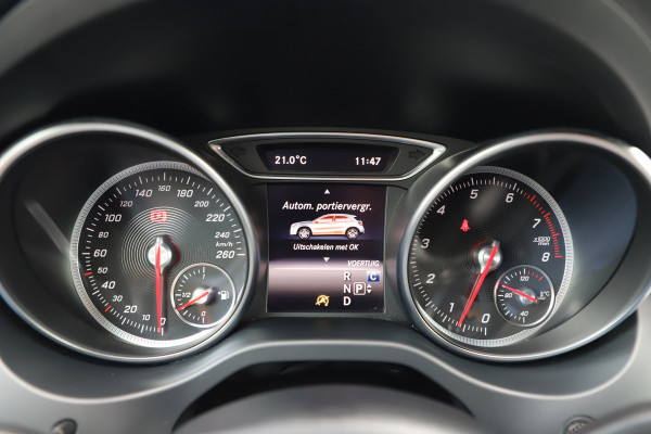 Mercedes-Benz GLA 180 AMG Aut7 | 122PK | Keyles-go | Memory | Led | Stoelverwarming | Camera | Cruise | 19'' Inch AMG | 2018.