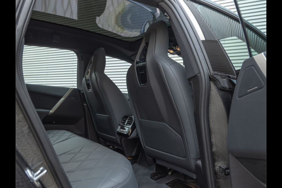 BMW iX xDrive40 - Sportpakket - Pano - Harman Kardon - Stoelventilatie - Driving Ass Prof