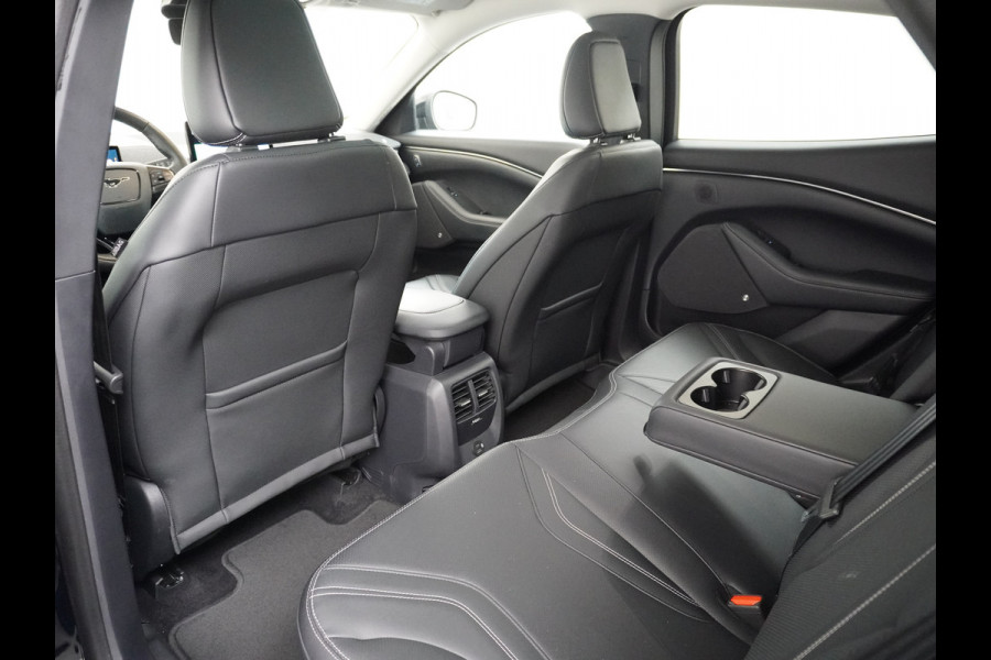Ford Mustang Mach-E Extended RWD 98kWh Leer Pano-Dak Adaptive Cruise Lane Centring/change Assist Stop&Go Apple Carplay Android Auto 360°Camer Elektr.verst.Stoelen+geheugen+Verwarmd Dual-ECC Fully Active Park Assist Elektr.Achterklep BLISS Driver Alert Warning Keyless Batterijgarantie van maximaal 8 jaar of 160.000 Grootste-Accu en Bereik  €57.000 nieuw
