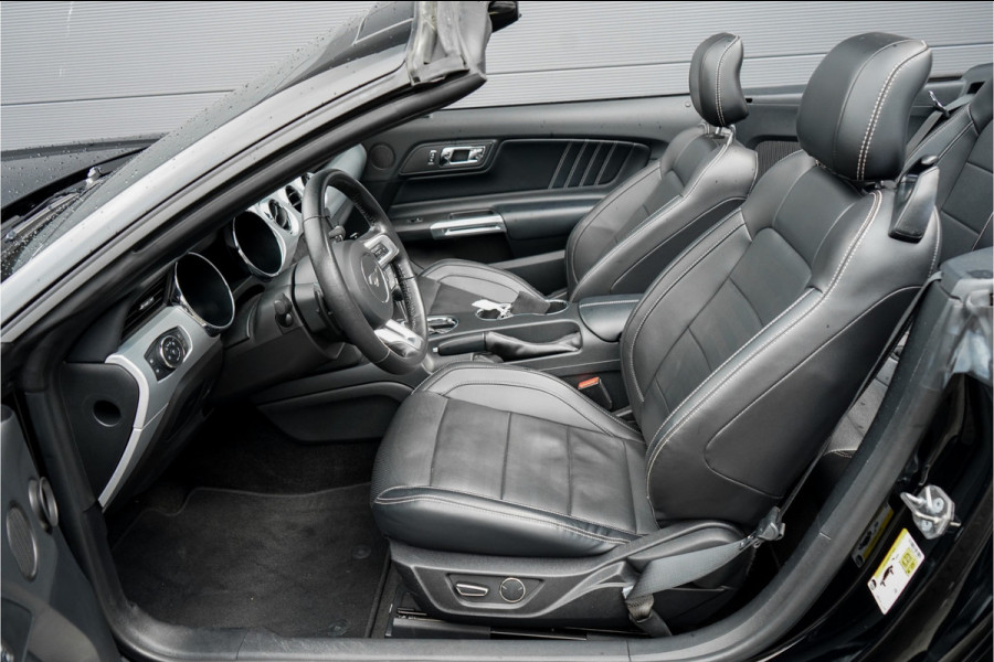 Ford Mustang Convertible 2.3 EcoBoost Leder Camera Sportuitlaat Keyless