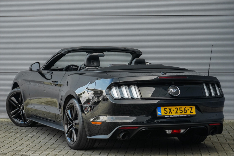 Ford Mustang Convertible 2.3 EcoBoost Leder Camera Sportuitlaat Keyless