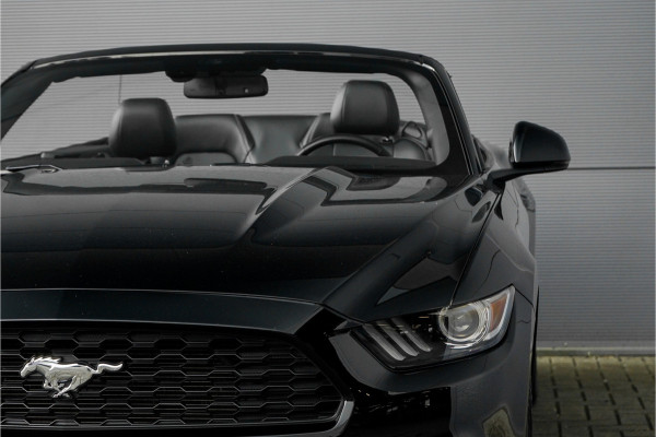 Ford Mustang Convertible 2.3 EcoBoost Leder Camera Sportuitlaat Keyless