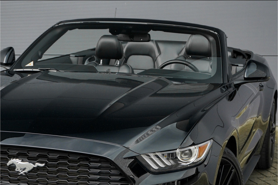Ford Mustang Convertible 2.3 EcoBoost Leder Camera Sportuitlaat Keyless