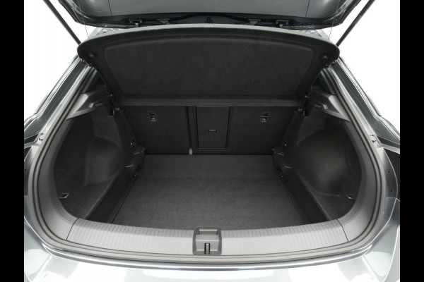 Volkswagen T-Roc 1.5 TSI 150pk DSG R-Line Navi via App Clima Pdc Lm Velgen 65