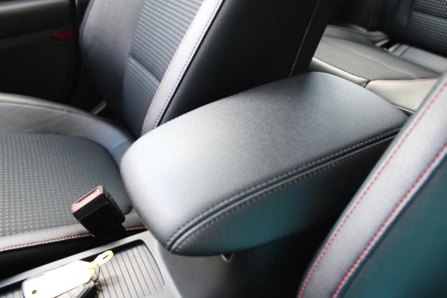 Ford FOCUS Wagon 1.5 EcoBoost 182 PK ST Line Business | LED | Winterpack | BLIS | Adaptieve Cruise Control | Camera | Electrische achterklep | Headup Display | DAB | Leder/Stof | 50DKM!