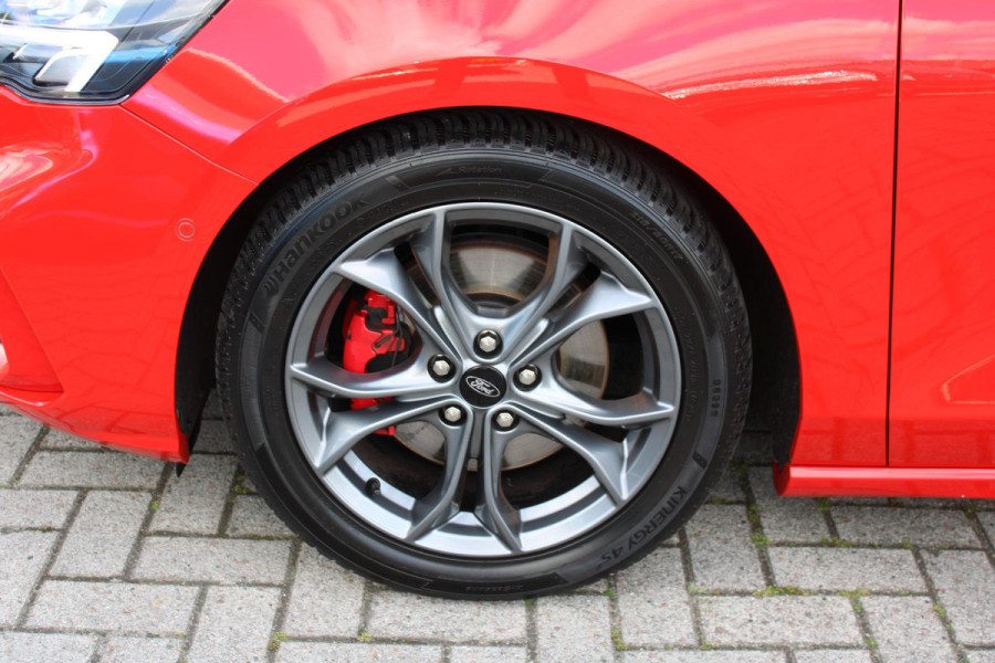 Ford FOCUS Wagon 1.5 EcoBoost 182 PK ST Line Business | LED | Winterpack | BLIS | Adaptieve Cruise Control | Camera | Electrische achterklep | Headup Display | DAB | Leder/Stof | 50DKM!