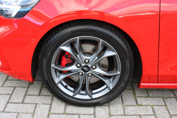 Ford FOCUS Wagon 1.5 EcoBoost 182 PK ST Line Business | LED | Winterpack | BLIS | Adaptieve Cruise Control | Camera | Electrische achterklep | Headup Display | DAB | Leder/Stof | 50DKM!