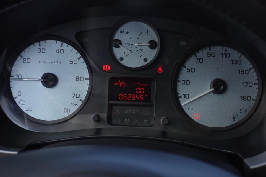 Citroën Berlingo 1.2 PureTech Feel | **MiniCamper** | Nav | A. camera | Airco | Trekhaak | Lage km