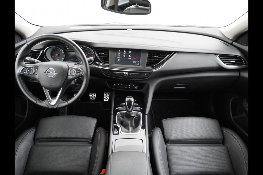 Opel Insignia Grand Sport T165PK Leer Camera Navi Apple Carplay Android PDC-a+v Trekhaak LED-v+a Ecc Cruise Control AGR-Comfort Stoelen Verwar Regen-Lichtsensor Sensor dodehoek Verkeersbordlezer Rijstrooksensor 1e Eigenaar
