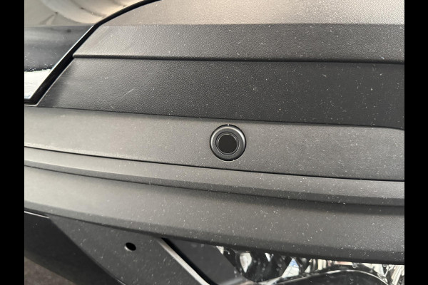 Volkswagen Transporter 150pk Automaat L2H1 28 Highline Navigatie Apple Carplay Cruise control Airco 3-Zits Euro6