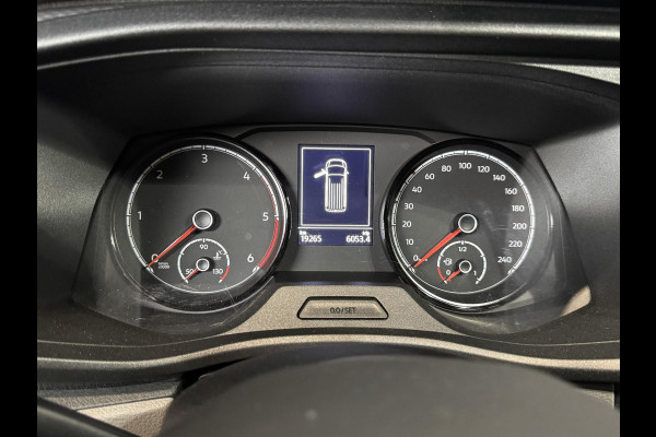 Volkswagen Transporter 150pk Automaat L2H1 28 Highline Navigatie Apple Carplay Cruise control Airco 3-Zits Euro6