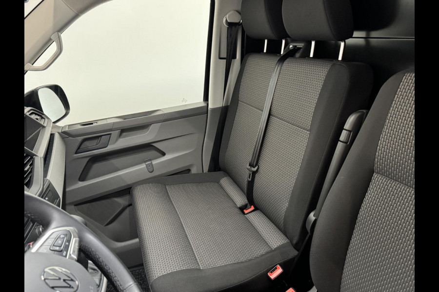Volkswagen Transporter 150pk Automaat L2H1 28 Highline Navigatie Apple Carplay Cruise control Airco 3-Zits Euro6