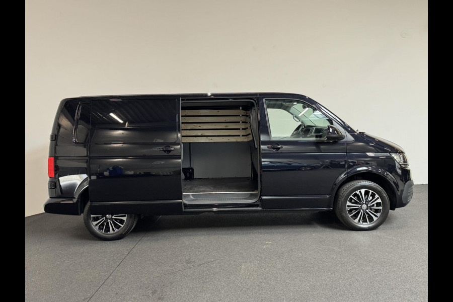 Volkswagen Transporter 150pk Automaat L2H1 28 Highline Navigatie Apple Carplay Cruise control Airco 3-Zits Euro6