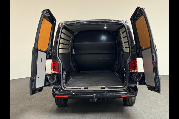Volkswagen Transporter 150pk Automaat L2H1 28 Highline Navigatie Apple Carplay Cruise control Airco 3-Zits Euro6