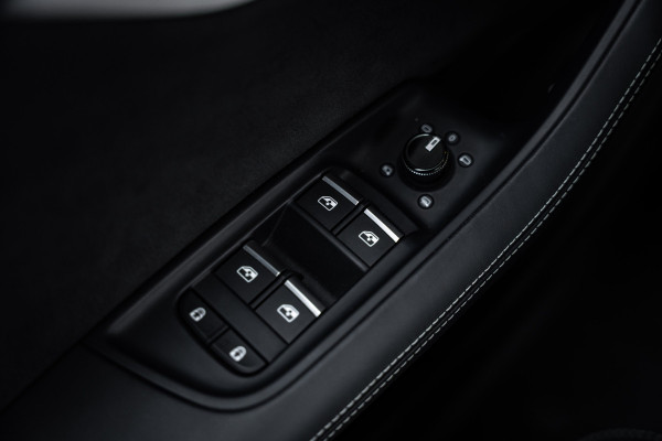 Audi Q8 60 TFSI e quattro Pro Line S Competition - Panorama | B&O | RS Seats | Luchtvering | Elek. Trekhaak | 360 Camera