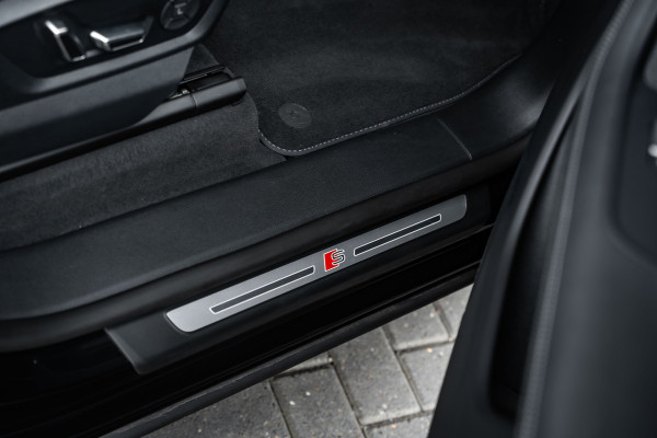 Audi Q8 60 TFSI e quattro Pro Line S Competition - Panorama | B&O | RS Seats | Luchtvering | Elek. Trekhaak | 360 Camera