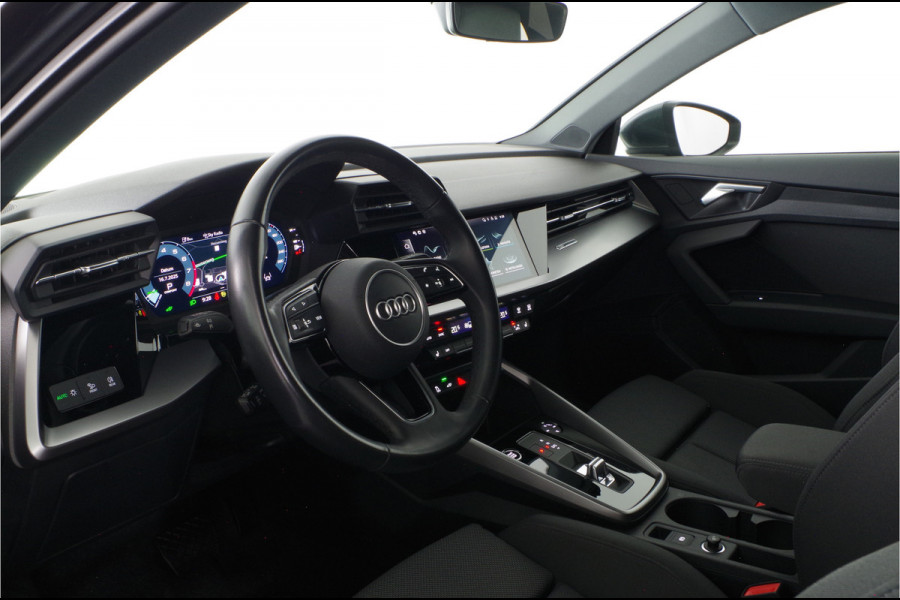 Audi A3 Sportback 40 TFSI e S line > 204pk/Daytona grijs/Adaptive cruise control/Stoelverwarming...