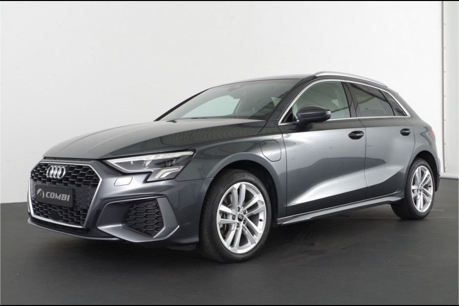 Audi A3 Sportback 40 TFSI e S line > 204pk/Daytona grijs/Adaptive cruise control/Stoelverwarming...