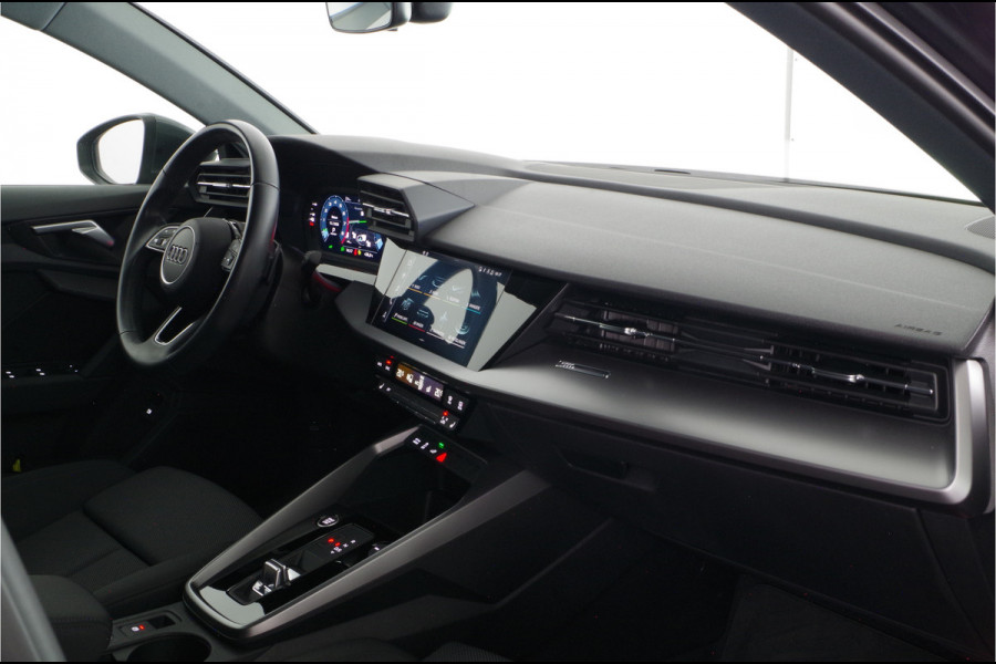 Audi A3 Sportback 40 TFSI e S line > 204pk/Daytona grijs/Adaptive cruise control/Stoelverwarming...