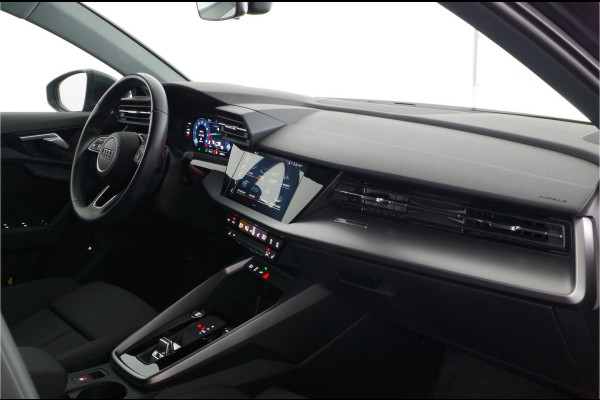 Audi A3 Sportback 40 TFSI e S line > 204pk/Daytona grijs/Adaptive cruise control/Stoelverwarming...