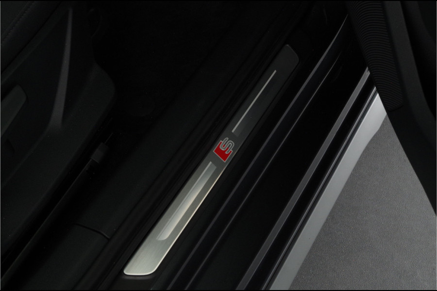 Audi A3 Sportback 40 TFSI e S line > 204pk/Daytona grijs/Adaptive cruise control/Stoelverwarming...
